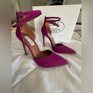 Steve Madden PRISILAA Purple Nubuck Ankle Strap Stiletto Heels Size 8 NIB Suede
